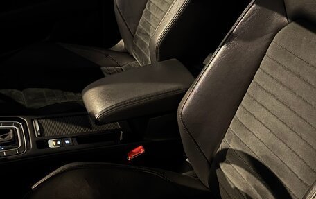 Volkswagen Passat B8 рестайлинг, 2016 год, 2 380 000 рублей, 12 фотография