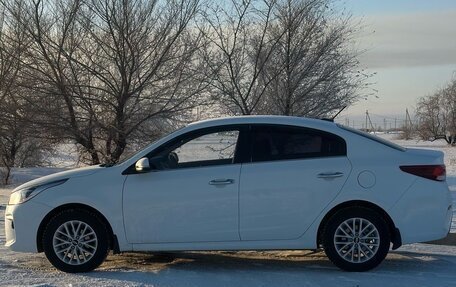 KIA Rio IV, 2018 год, 1 600 000 рублей, 2 фотография