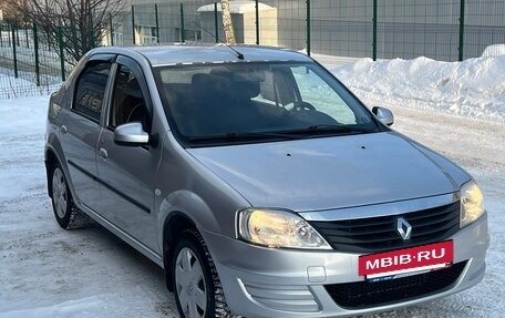 Renault Logan I, 2013 год, 585 000 рублей, 2 фотография