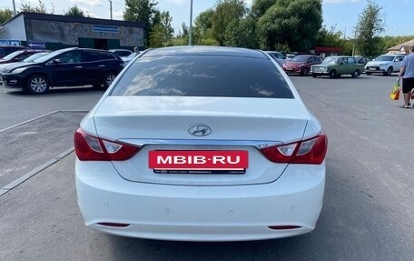 Hyundai Sonata VI, 2011 год, 850 000 рублей, 3 фотография