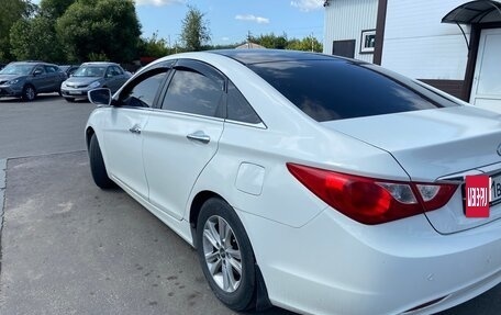 Hyundai Sonata VI, 2011 год, 850 000 рублей, 4 фотография