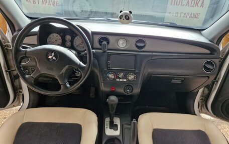 Mitsubishi Outlander III рестайлинг 3, 2002 год, 730 000 рублей, 11 фотография