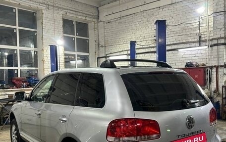 Volkswagen Touareg III, 2004 год, 850 000 рублей, 3 фотография