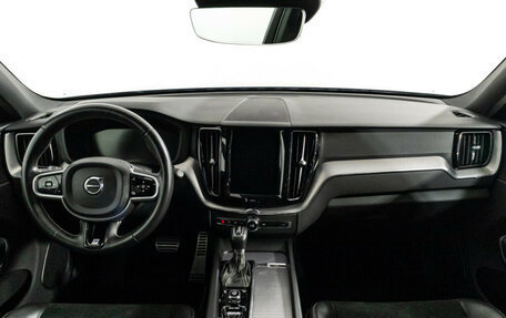 Volvo XC60 II, 2018 год, 3 379 000 рублей, 13 фотография
