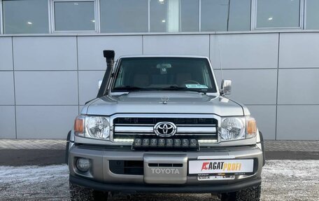 Toyota Land Cruiser 70, 2012 год, 3 800 000 рублей, 2 фотография