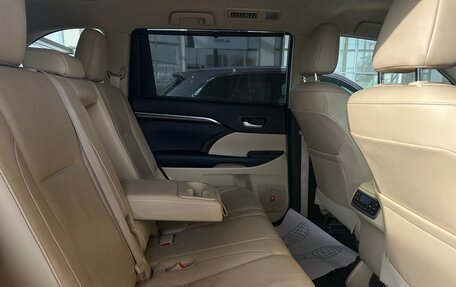 Toyota Highlander III, 2014 год, 2 995 000 рублей, 30 фотография