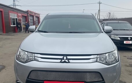 Mitsubishi Outlander III рестайлинг 3, 2014 год, 1 650 000 рублей, 11 фотография