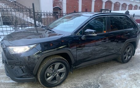 Toyota RAV4, 2021 год, 3 700 000 рублей, 4 фотография