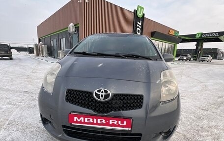 Toyota Yaris III рестайлинг, 2007 год, 585 000 рублей, 2 фотография