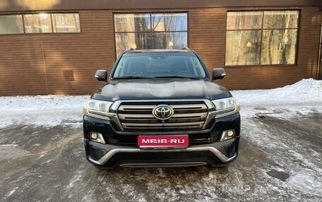 Toyota Land Cruiser 200, 2016 год, 7 500 000 рублей, 1 фотография