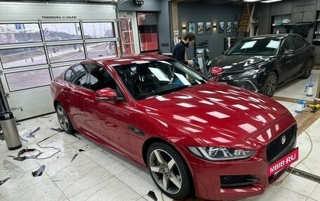 Jaguar XE I рестайлинг, 2018 год, 2 500 000 рублей, 2 фотография