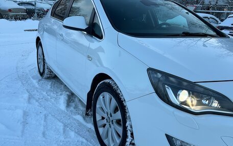 Opel Astra J, 2012 год, 820 000 рублей, 2 фотография