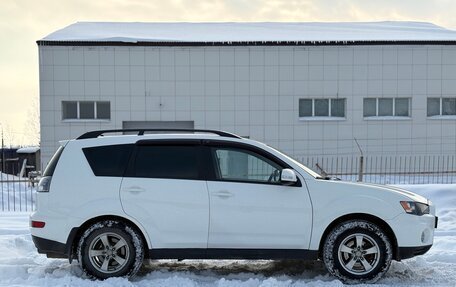 Mitsubishi Outlander III рестайлинг 3, 2011 год, 1 200 000 рублей, 8 фотография