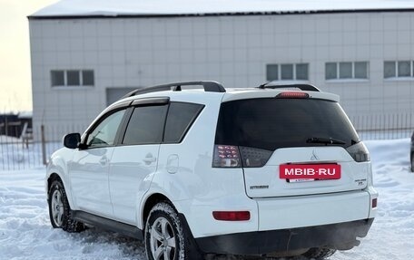 Mitsubishi Outlander III рестайлинг 3, 2011 год, 1 200 000 рублей, 5 фотография