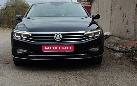 Volkswagen Passat B8 рестайлинг, 2020 год, 3 750 000 рублей, 5 фотография