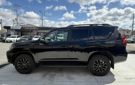 Toyota Land Cruiser Prado 150 рестайлинг 2, 2022 год, 4 480 500 рублей, 11 фотография