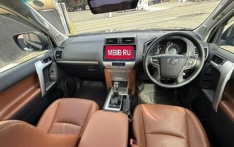 Toyota Land Cruiser Prado 150 рестайлинг 2, 2022 год, 4 480 500 рублей, 14 фотография