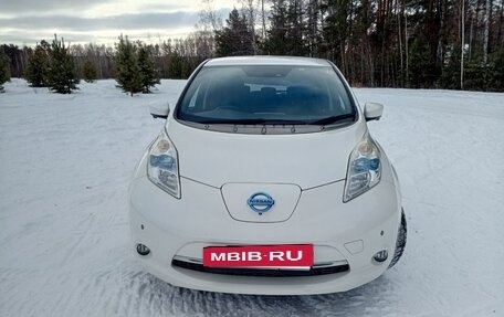 Nissan Leaf I, 2016 год, 870 000 рублей, 2 фотография