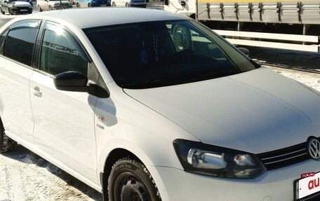 Volkswagen Polo VI (EU Market), 2013 год, 700 000 рублей, 4 фотография