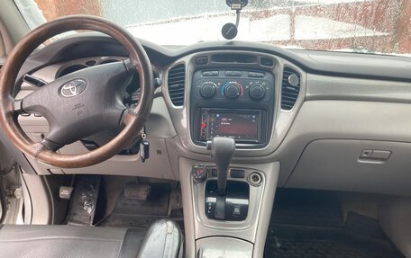 Toyota Highlander III, 2002 год, 1 050 000 рублей, 12 фотография