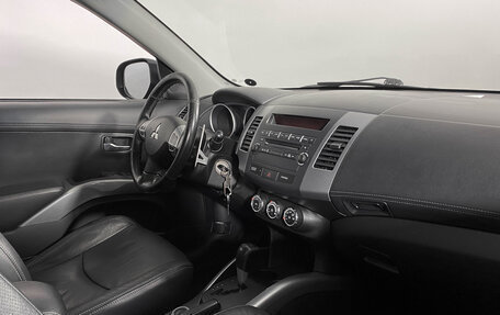 Mitsubishi Outlander III рестайлинг 3, 2011 год, 1 199 000 рублей, 10 фотография