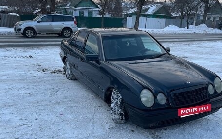 Mercedes-Benz E-Класс, 1997 год, 300 000 рублей, 3 фотография