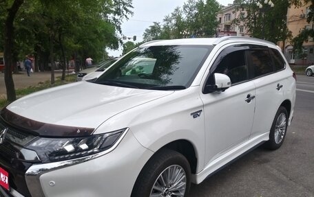 Mitsubishi Outlander III рестайлинг 3, 2018 год, 2 900 000 рублей, 1 фотография