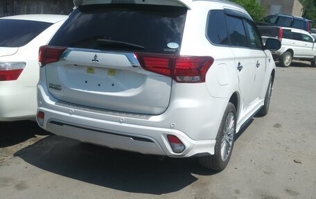 Mitsubishi Outlander III рестайлинг 3, 2018 год, 2 900 000 рублей, 4 фотография