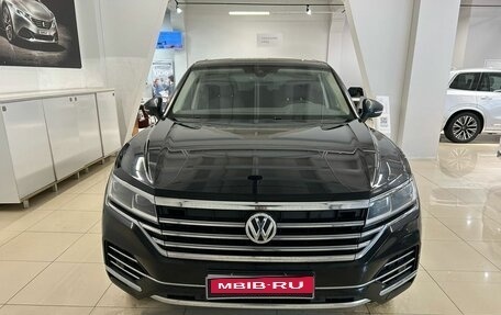 Volkswagen Touareg III, 2019 год, 4 349 000 рублей, 2 фотография