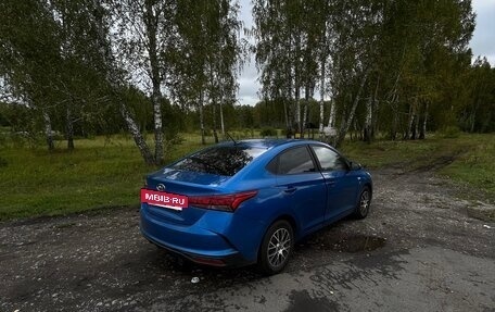 Hyundai Solaris II рестайлинг, 2021 год, 1 700 000 рублей, 10 фотография