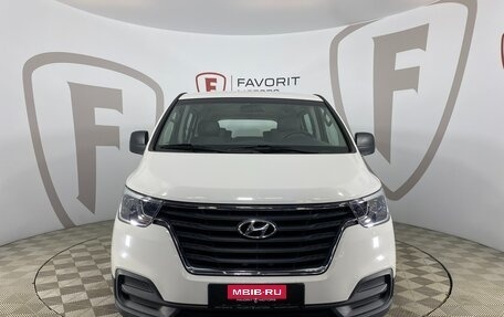 Hyundai H-1 II рестайлинг, 2020 год, 3 570 000 рублей, 2 фотография