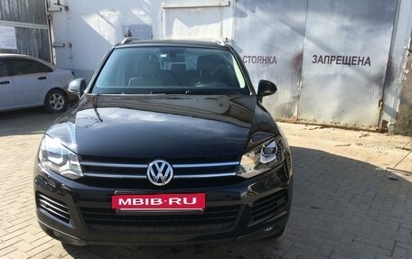 Volkswagen Touareg III, 2010 год, 2 000 000 рублей, 2 фотография