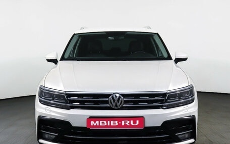 Volkswagen Tiguan II, 2018 год, 2 685 000 рублей, 2 фотография