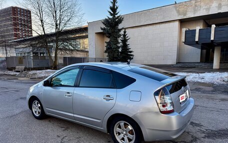 Toyota Prius, 2005 год, 620 000 рублей, 8 фотография