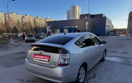 Toyota Prius, 2005 год, 620 000 рублей, 5 фотография