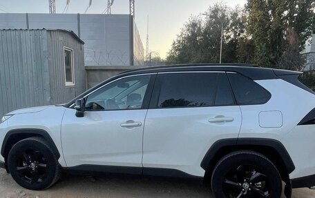 Toyota RAV4, 2021 год, 5 200 000 рублей, 2 фотография