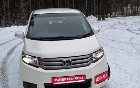 Honda Freed I, 2012 год, 1 150 000 рублей, 15 фотография