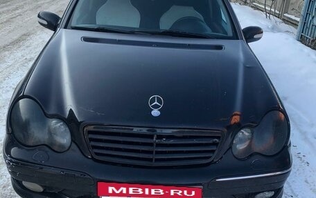 Mercedes-Benz C-Класс, 2005 год, 850 000 рублей, 6 фотография