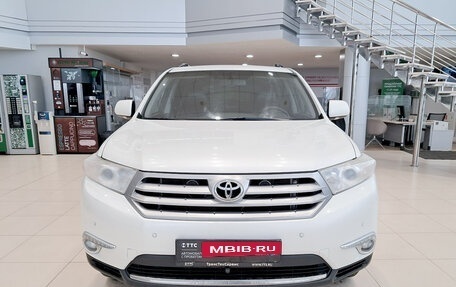 Toyota Highlander III, 2012 год, 1 750 000 рублей, 2 фотография