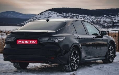 Toyota Camry, 2020 год, 3 245 000 рублей, 2 фотография