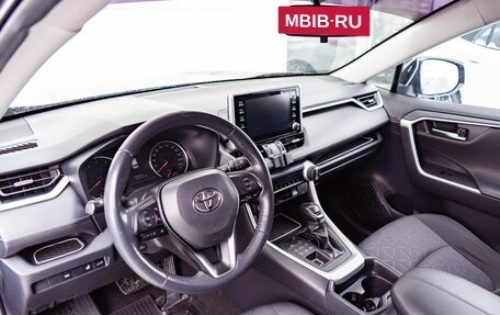 Toyota RAV4, 2020 год, 2 490 000 рублей, 9 фотография