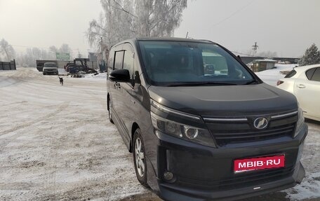 Toyota Voxy III, 2014 год, 2 350 000 рублей, 1 фотография