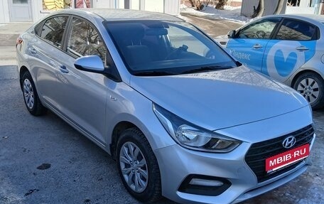 Hyundai Solaris II рестайлинг, 2018 год, 1 370 000 рублей, 3 фотография