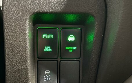 Toyota Land Cruiser Prado 150 рестайлинг 2, 2013 год, 2 569 000 рублей, 18 фотография
