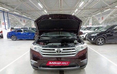 Toyota Highlander III, 2011 год, 1 877 840 рублей, 9 фотография