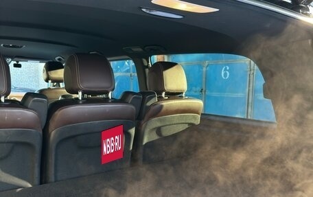 Mercedes-Benz V-Класс, 2017 год, 4 500 000 рублей, 20 фотография