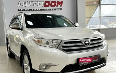 Toyota Highlander III, 2011 год, 2 187 000 рублей, 2 фотография