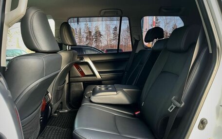 Toyota Land Cruiser Prado 150 рестайлинг 2, 2017 год, 4 900 000 рублей, 27 фотография