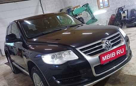 Volkswagen Touareg III, 2009 год, 1 500 000 рублей, 2 фотография