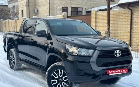 Toyota Hilux VIII, 2021 год, 4 050 000 рублей, 7 фотография